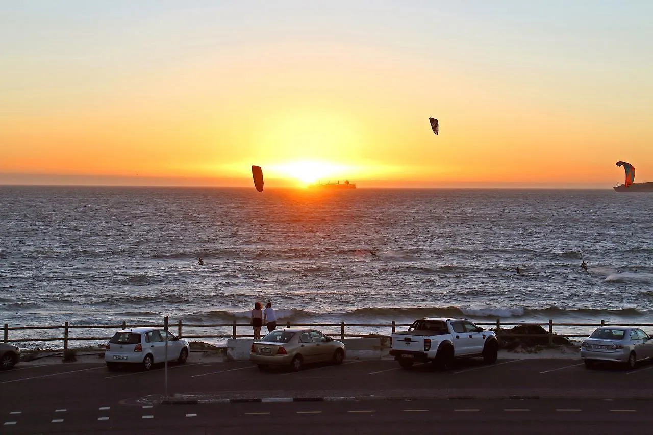 Cap Du Mont Cape Town Apartment Bloubergstrand